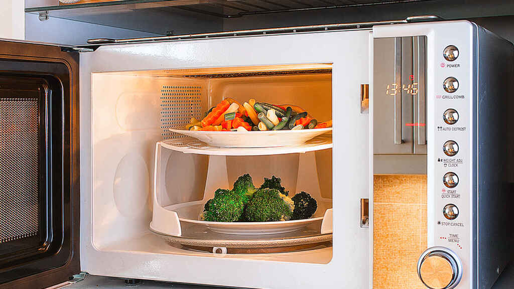 Microondas de acero inoxidable integrado para cocinas en Tomelloso